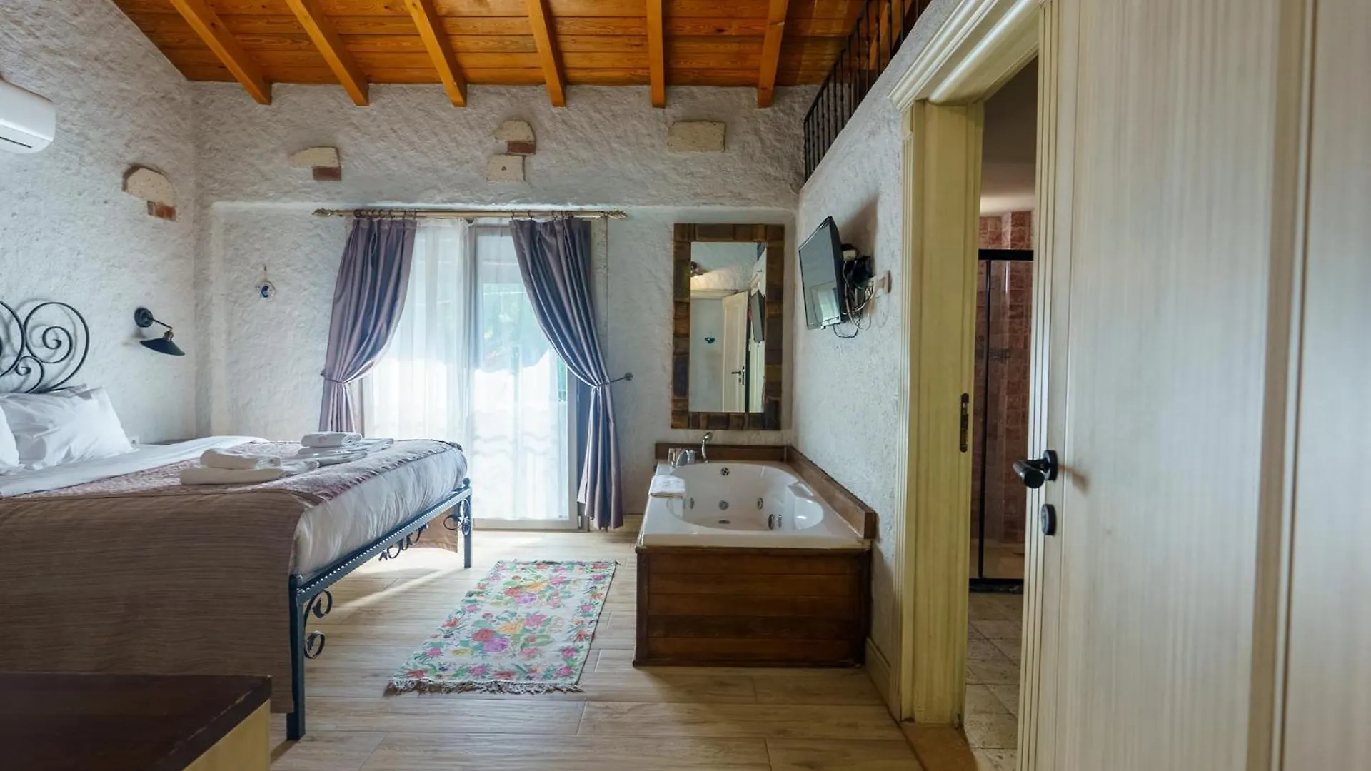Alacati Aura Plus Izmir Hotel